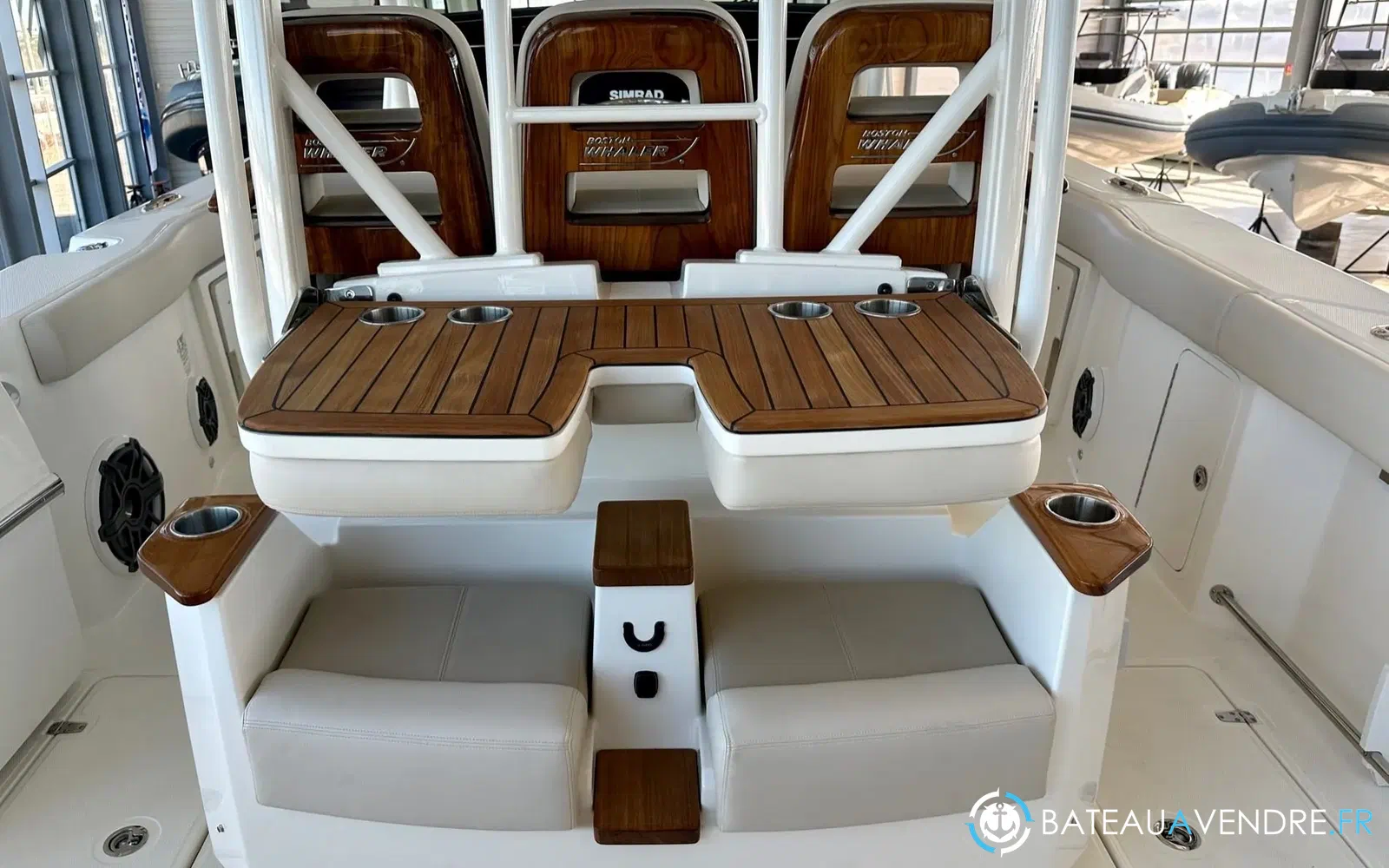 slider 19 Boston Whaler 360 Outrage
