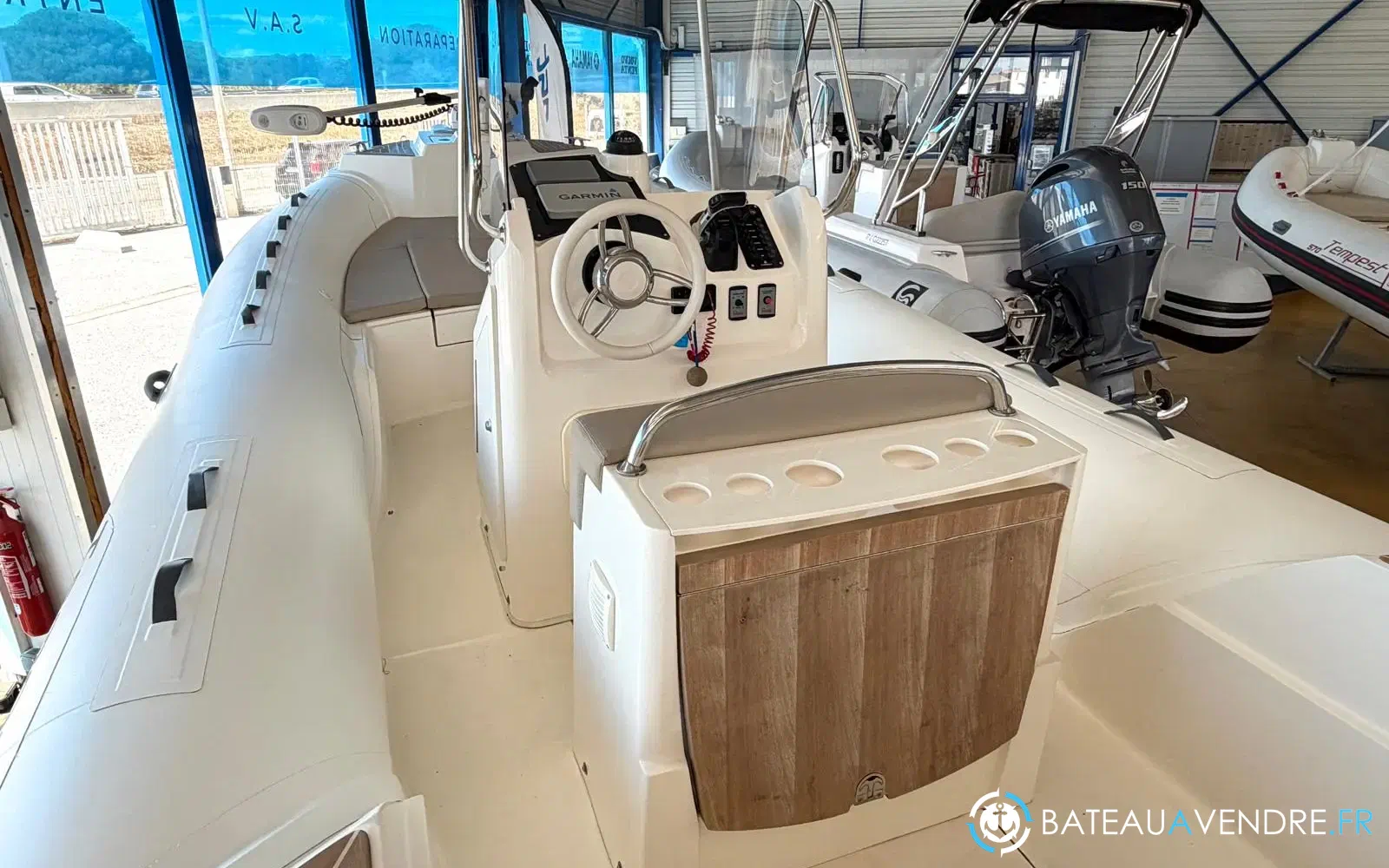 slider 1 Capelli Tempest 700
