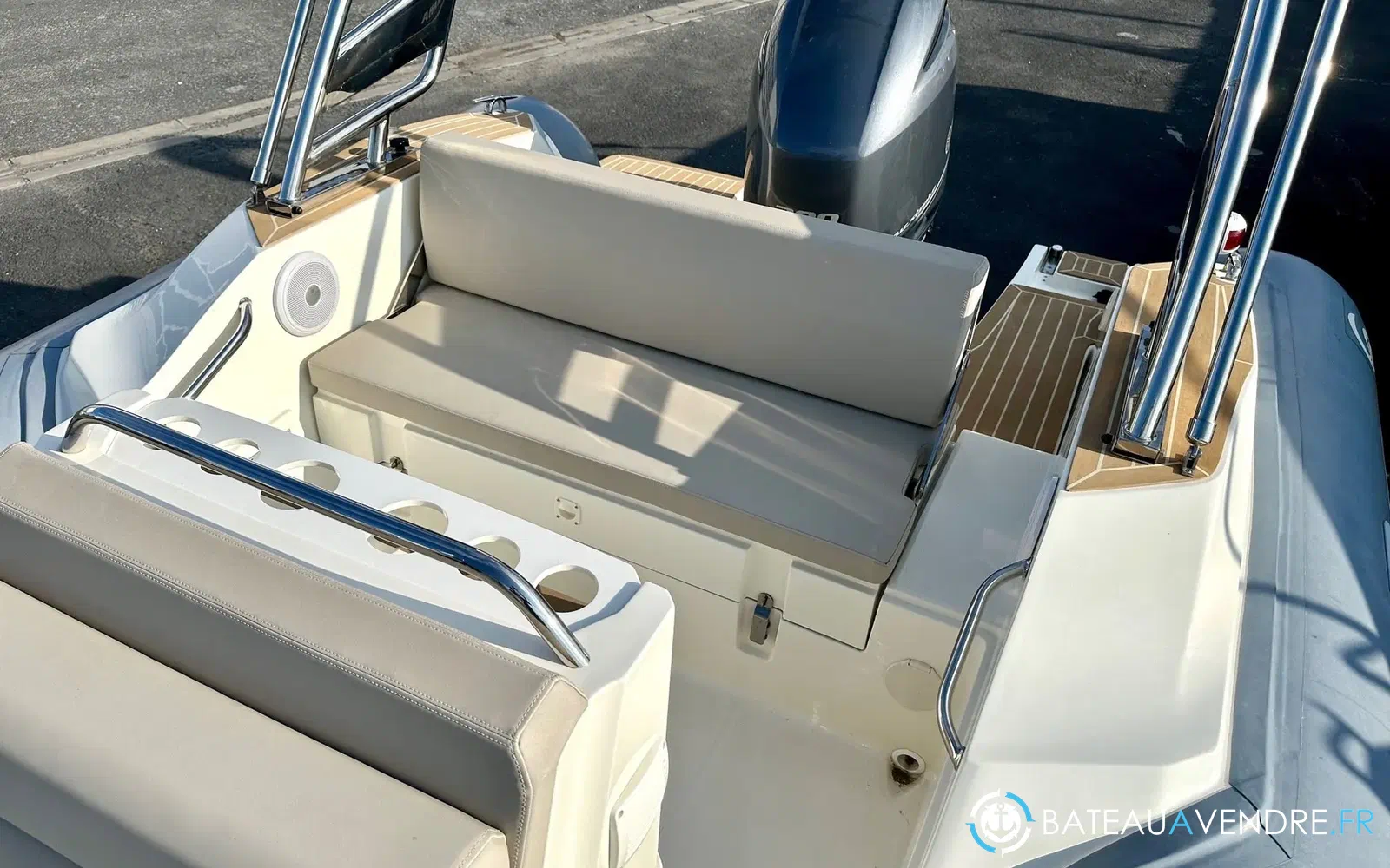 slider 1 Capelli Tempest 700