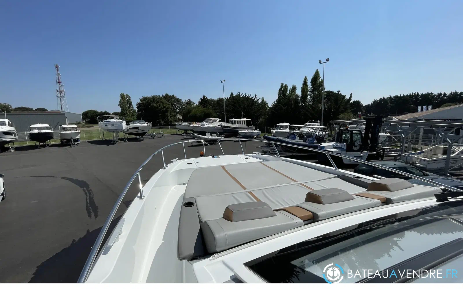 slider 12 Beneteau Gran Turismo 32