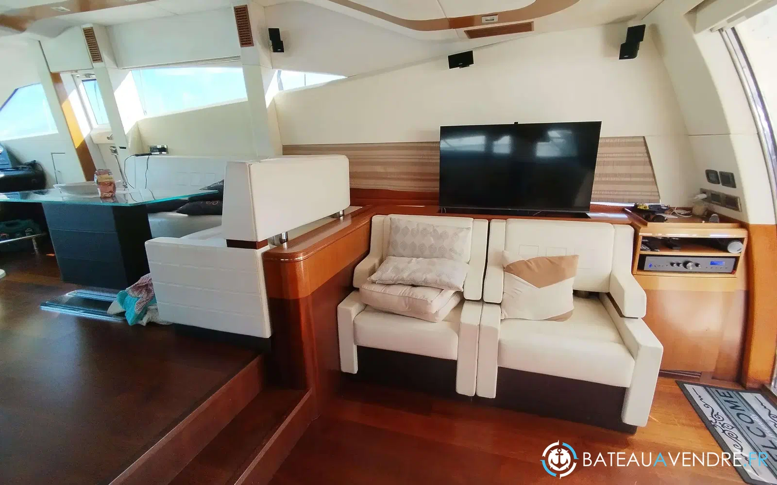 slider 18 Galeon 640 Fly