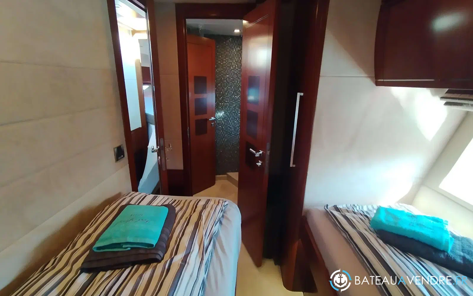 slider 26 Galeon 640 Fly