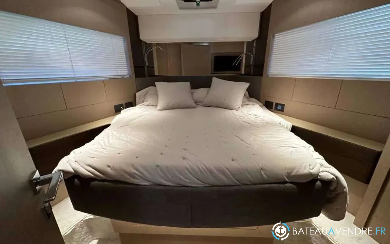slider 9 Ferretti 500