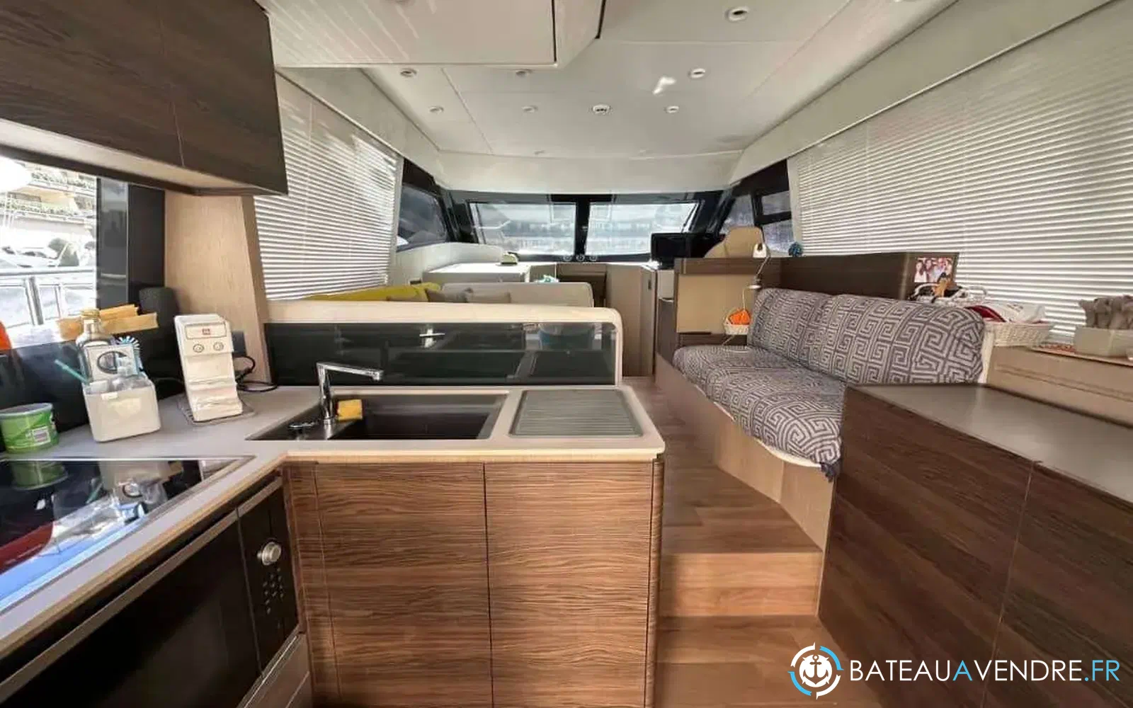 slider 10 Ferretti 500