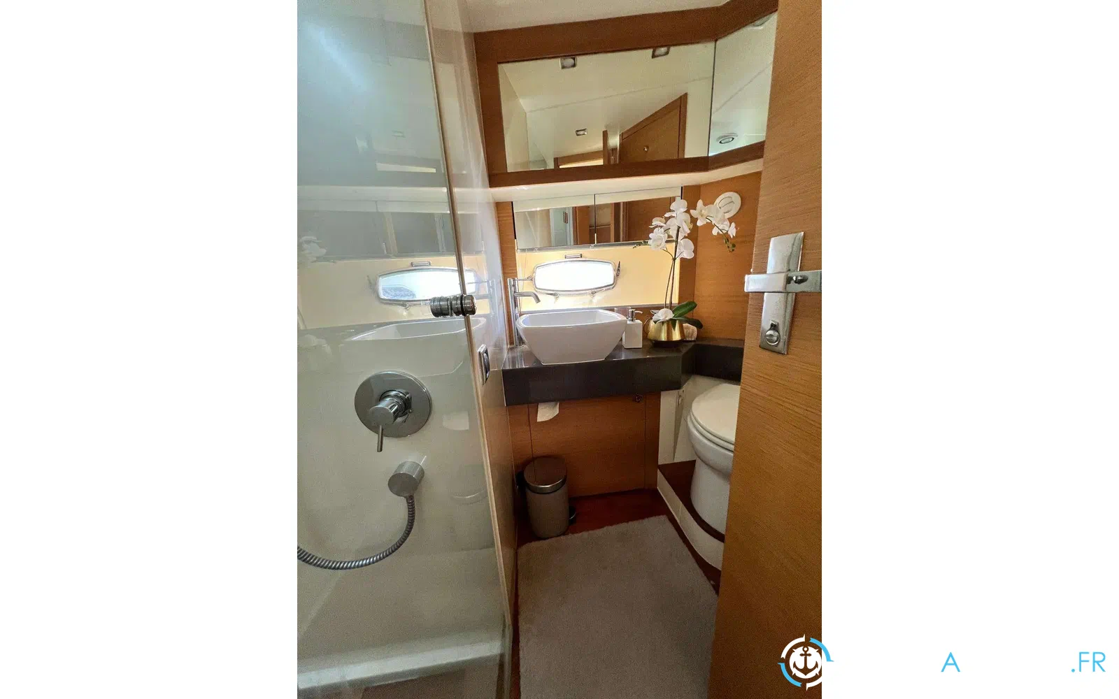 slider 17 Fairline Phantom 48