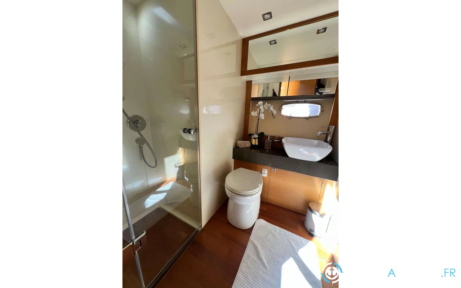 slider 19 Fairline Phantom 48