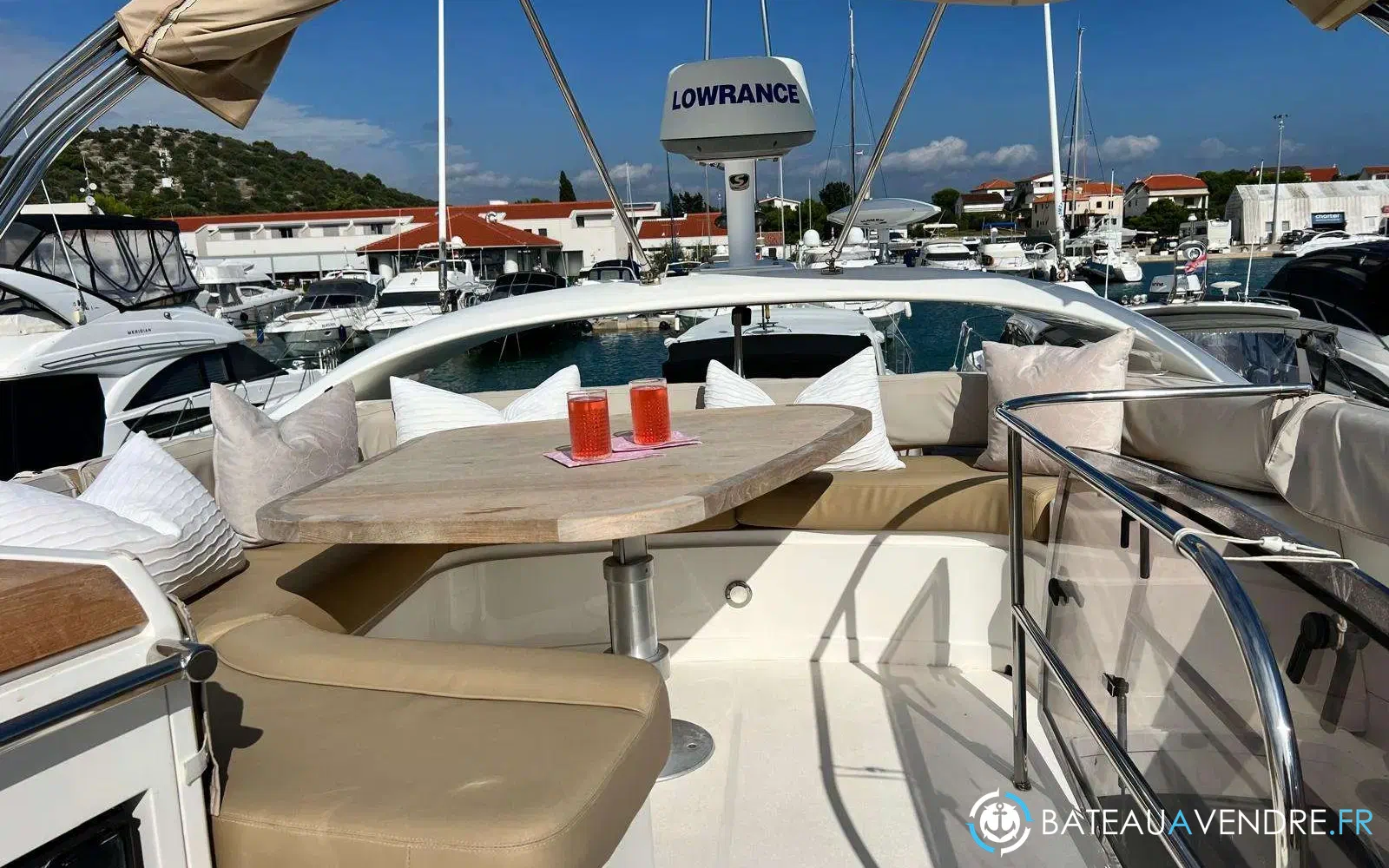 slider 22 Fairline Phantom 48
