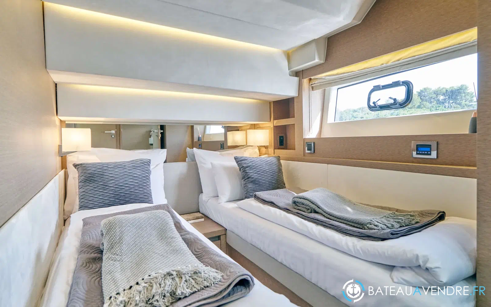 slider 24 Jeanneau Prestige 630