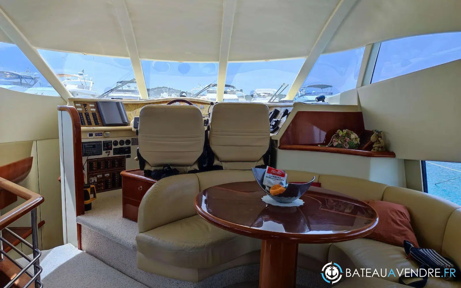 slider 1 Fairline Squadron 52