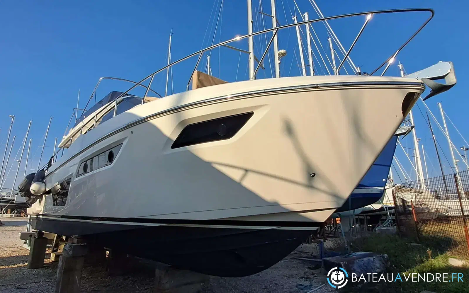 slider 6 Ferretti 500