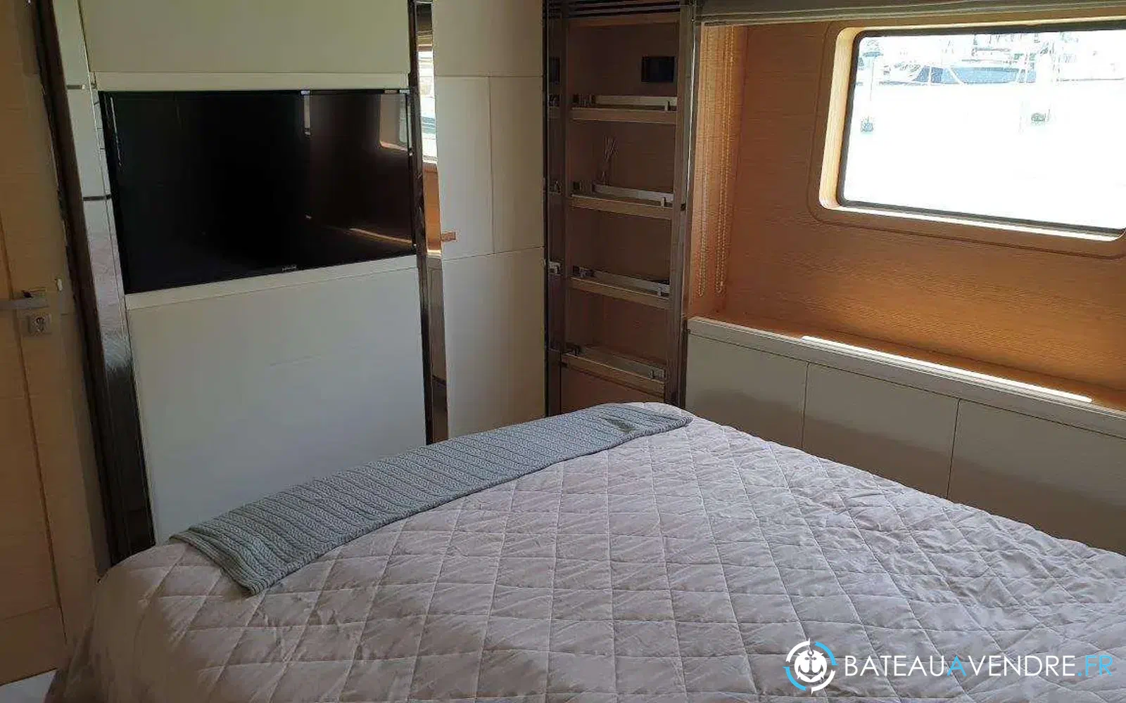 slider 14 Benetti Delfino 93