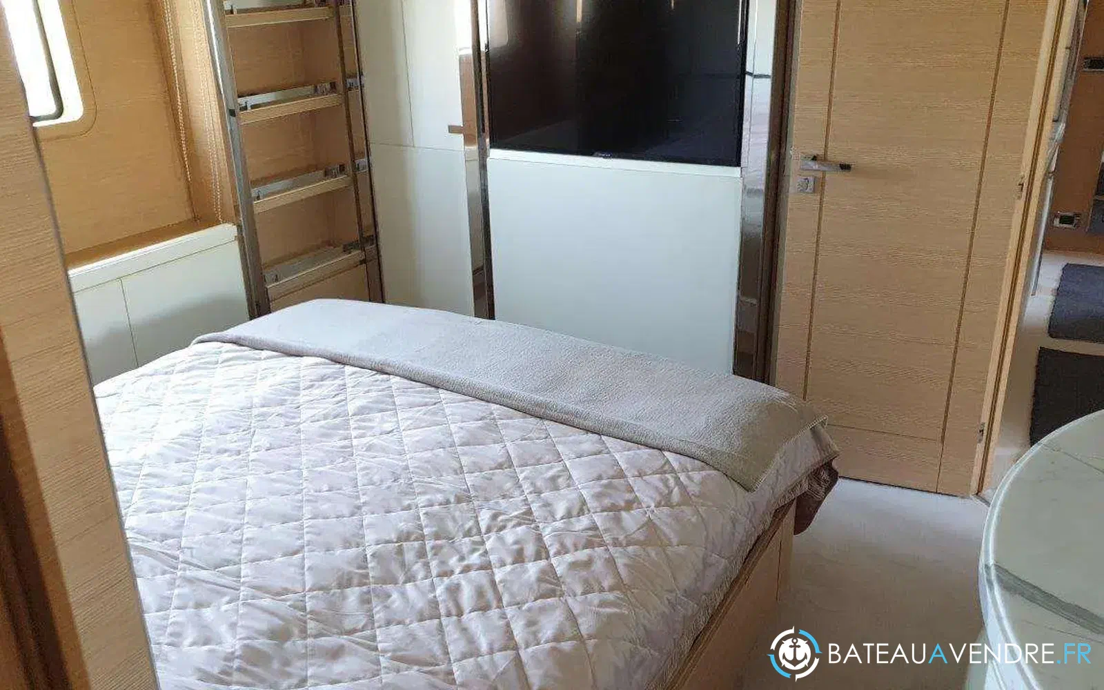 slider 15 Benetti Delfino 93
