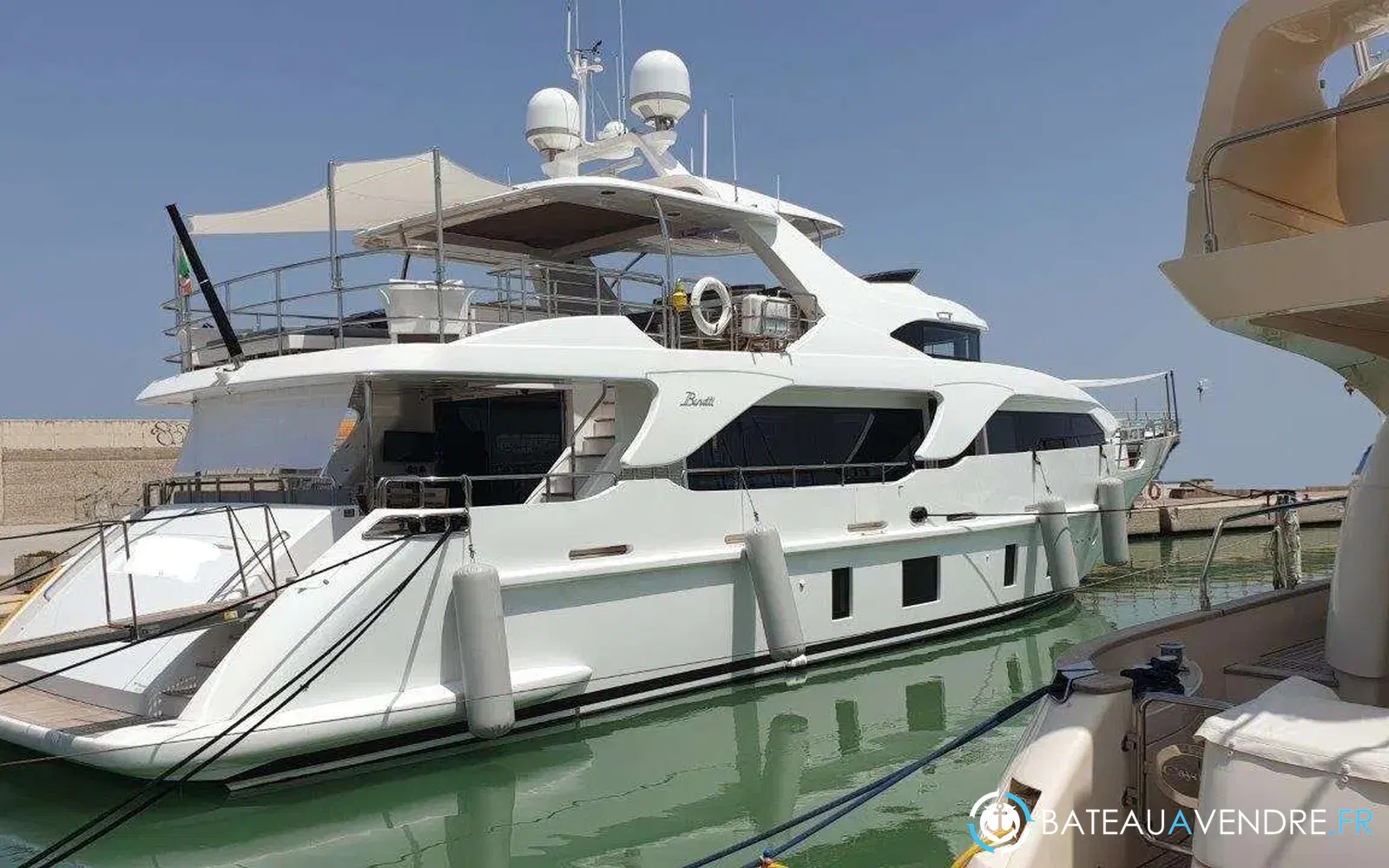 slider 18 Benetti Delfino 93