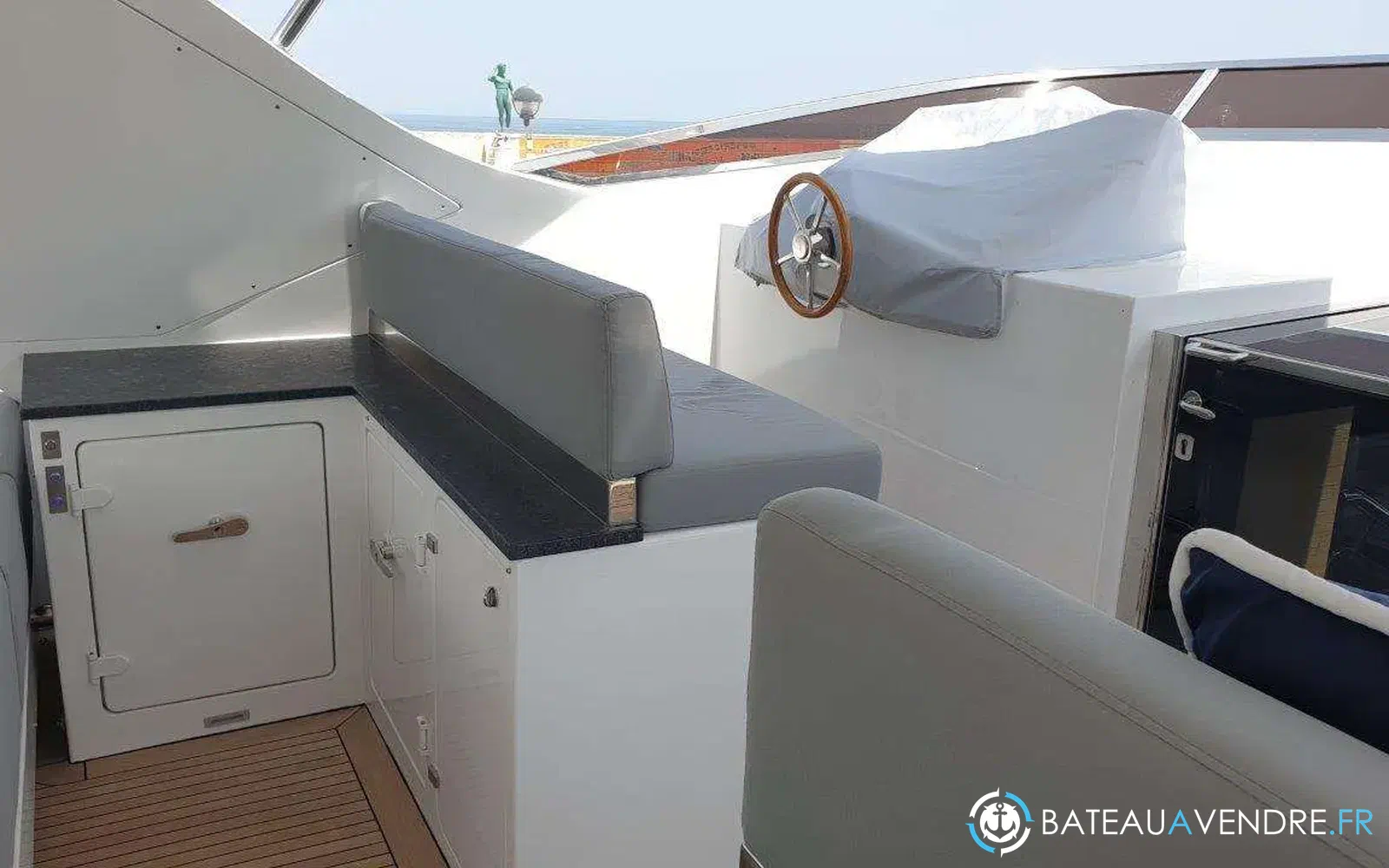 slider 25 Benetti Delfino 93