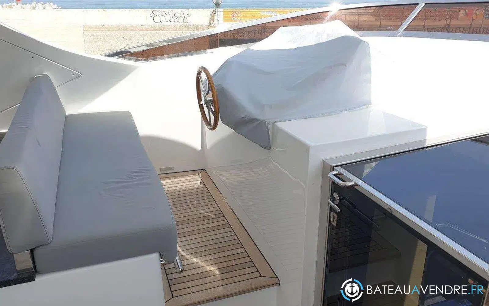 slider 3 Benetti Delfino 93