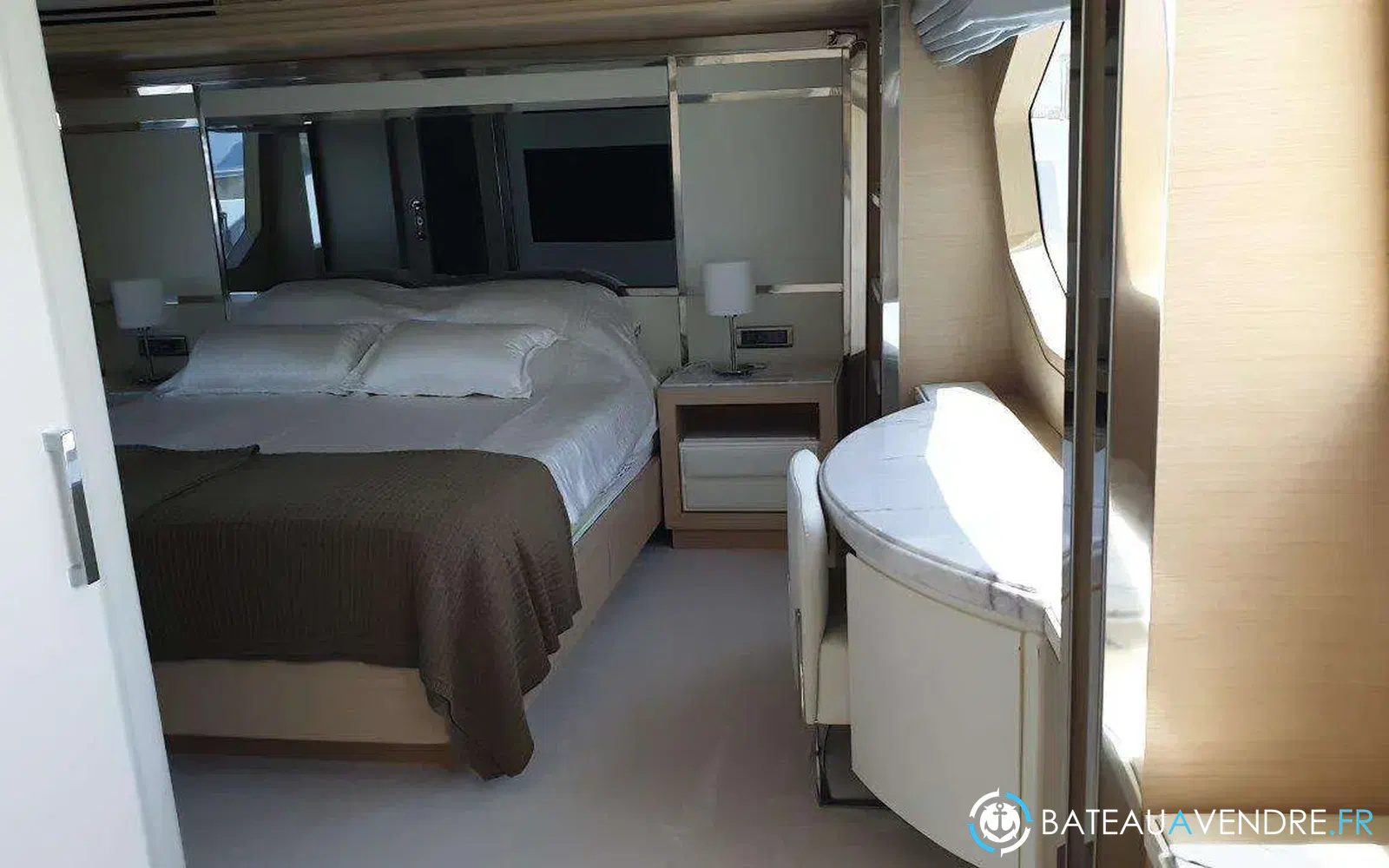 slider 8 Benetti Delfino 93