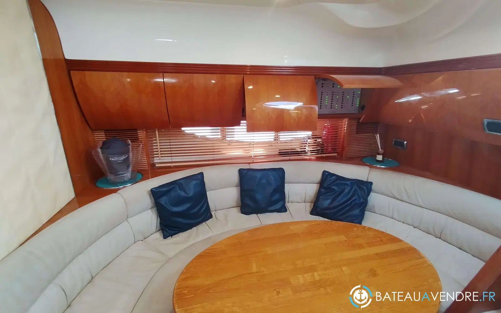 slider 10 Azimut Atlantis 42