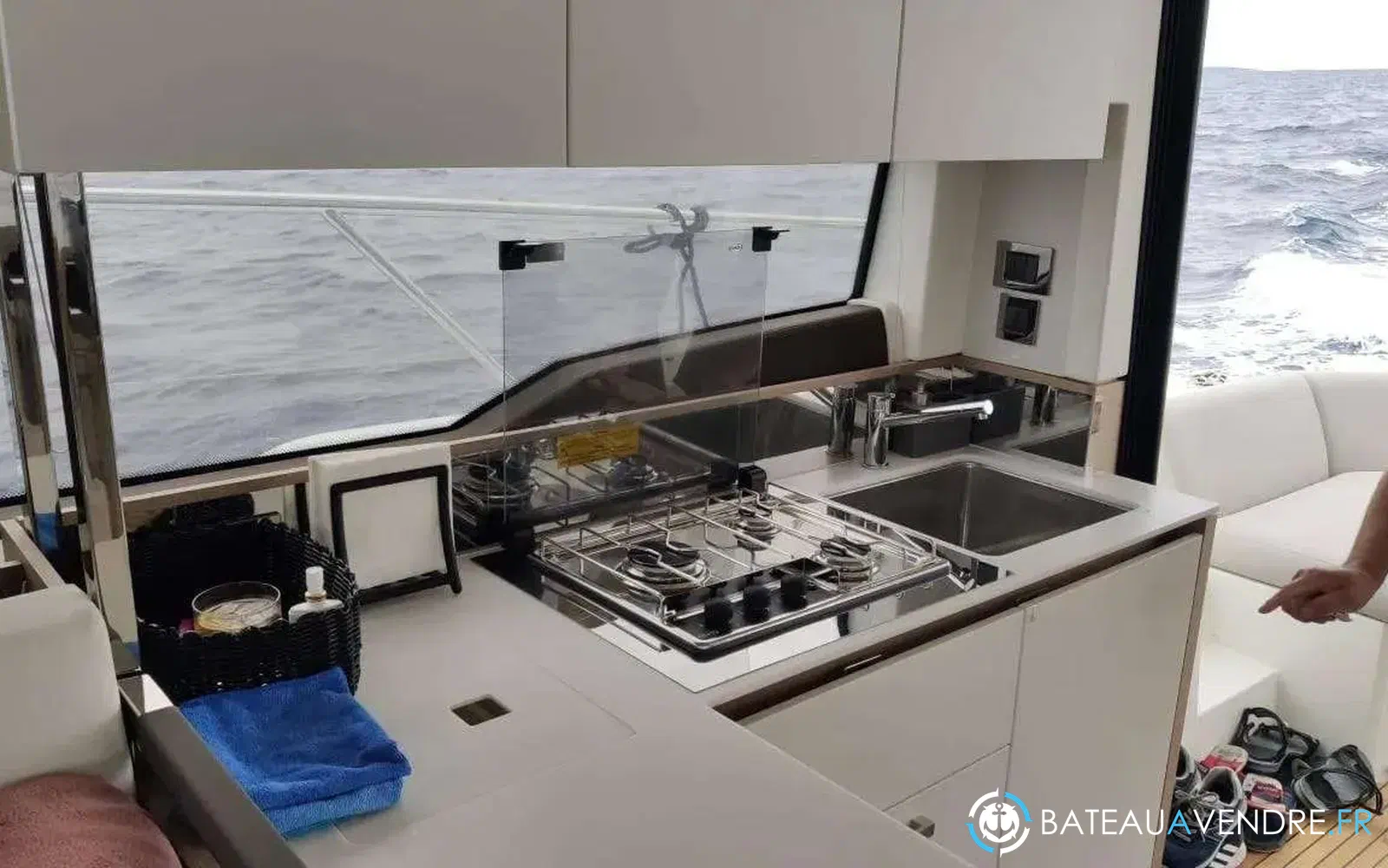 slider 2 Jeanneau Prestige 460 Fly