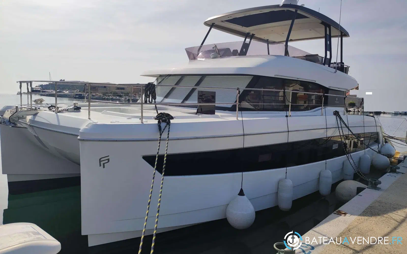 slider 0 Fountaine Pajot My 44