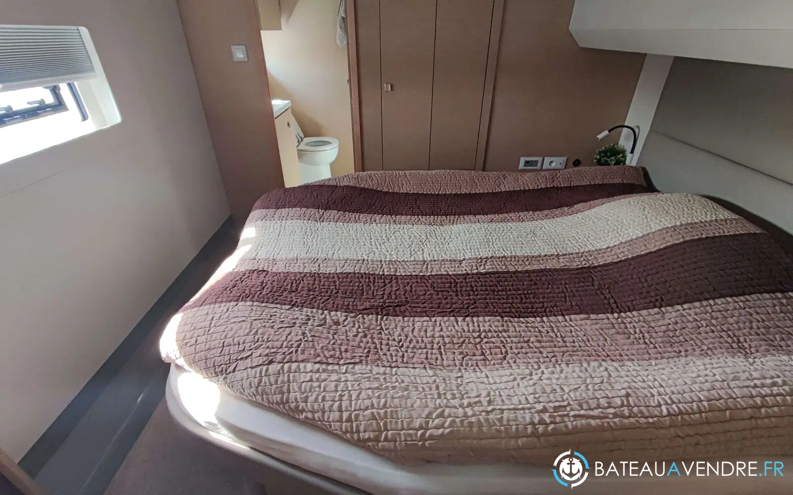 slider 12 Fountaine Pajot My 44