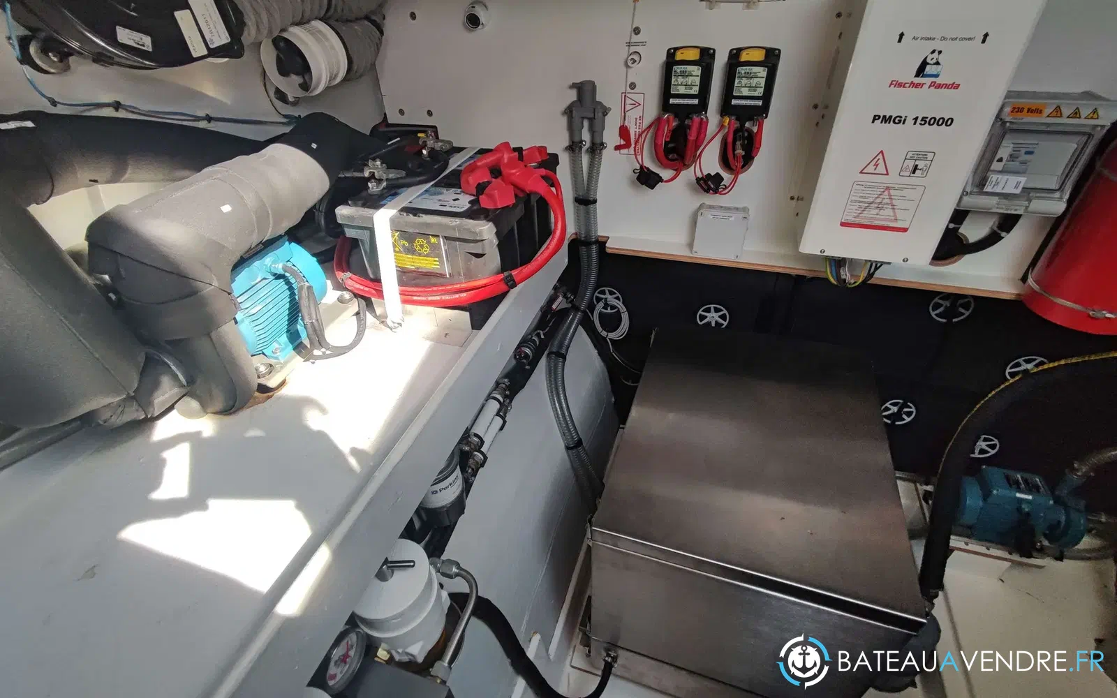 slider 17 Fountaine Pajot My 44