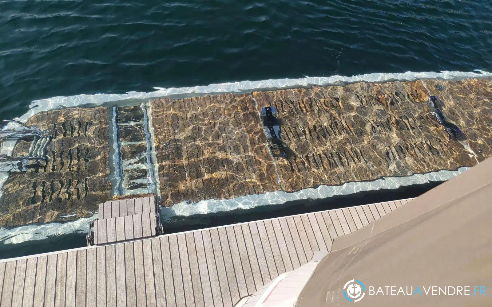 slider 19 Fountaine Pajot My 44