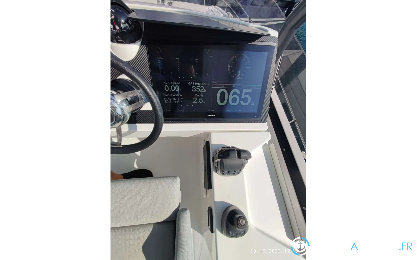 slider 23 Fountaine Pajot My 44
