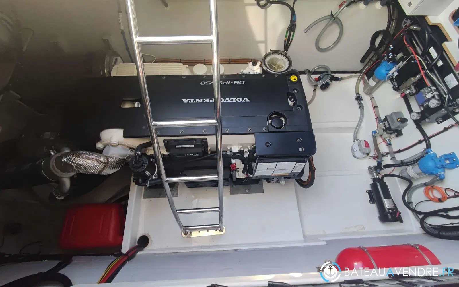 slider 24 Fountaine Pajot My 44