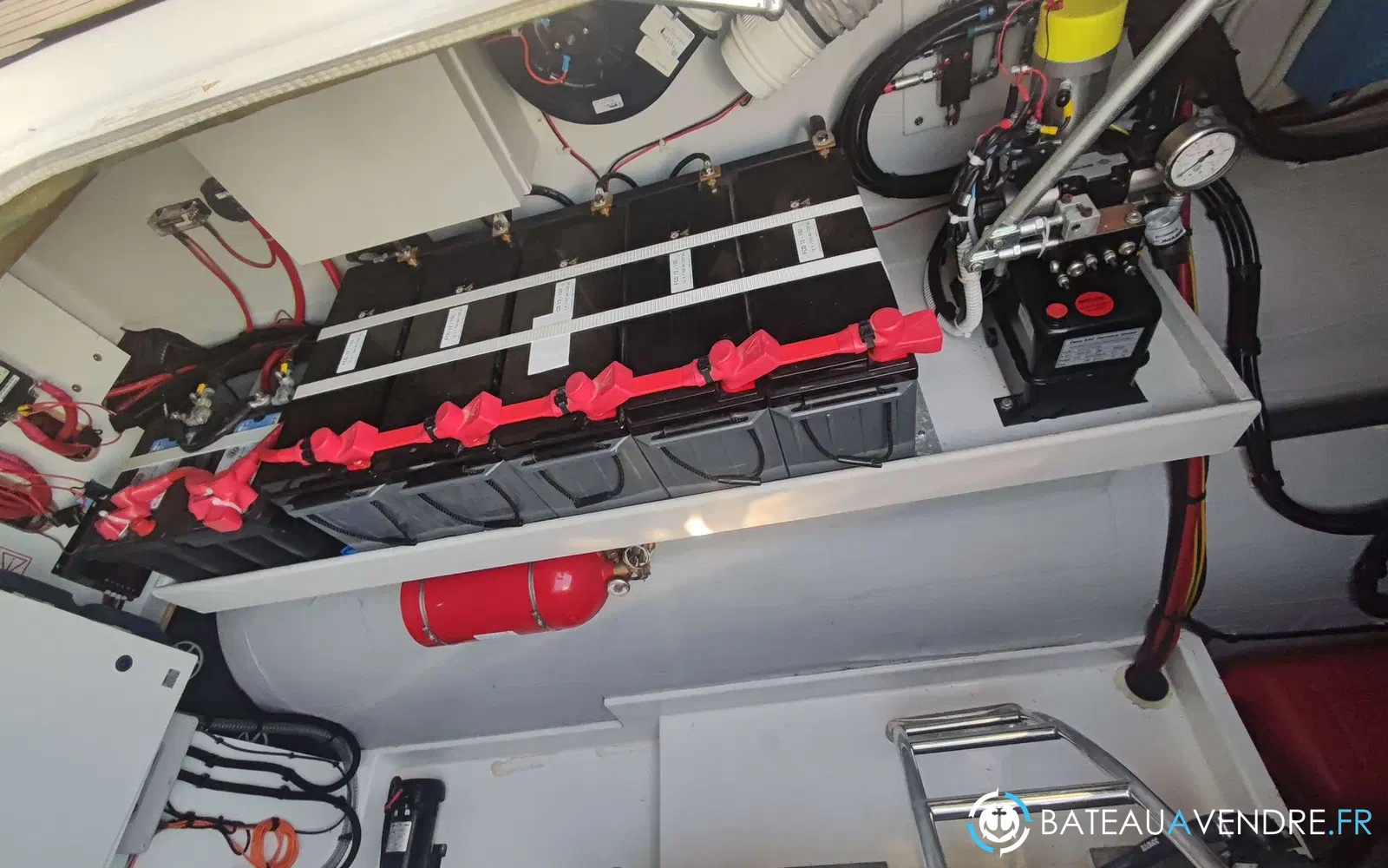 slider 25 Fountaine Pajot My 44