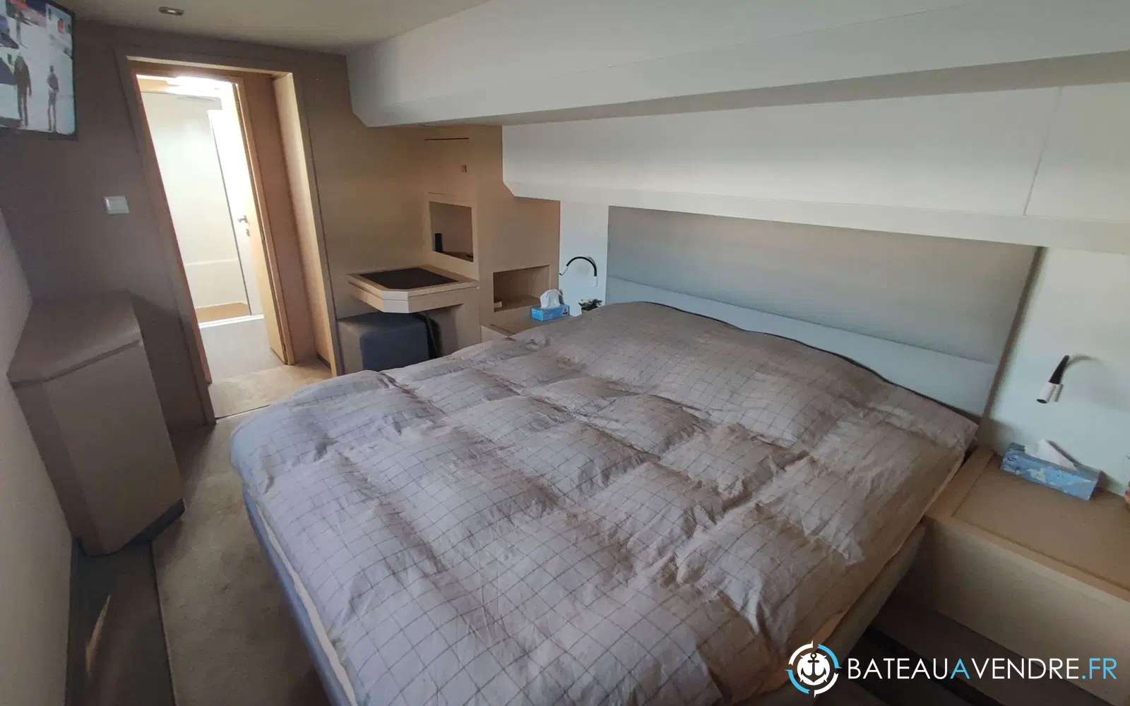 slider 3 Fountaine Pajot My 44