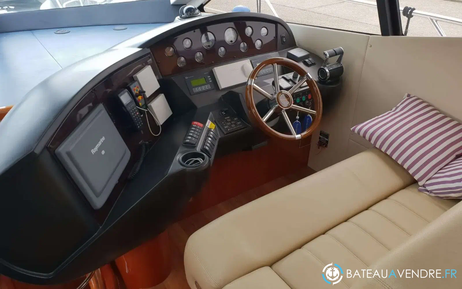 slider 11 Sunseeker Predator 52