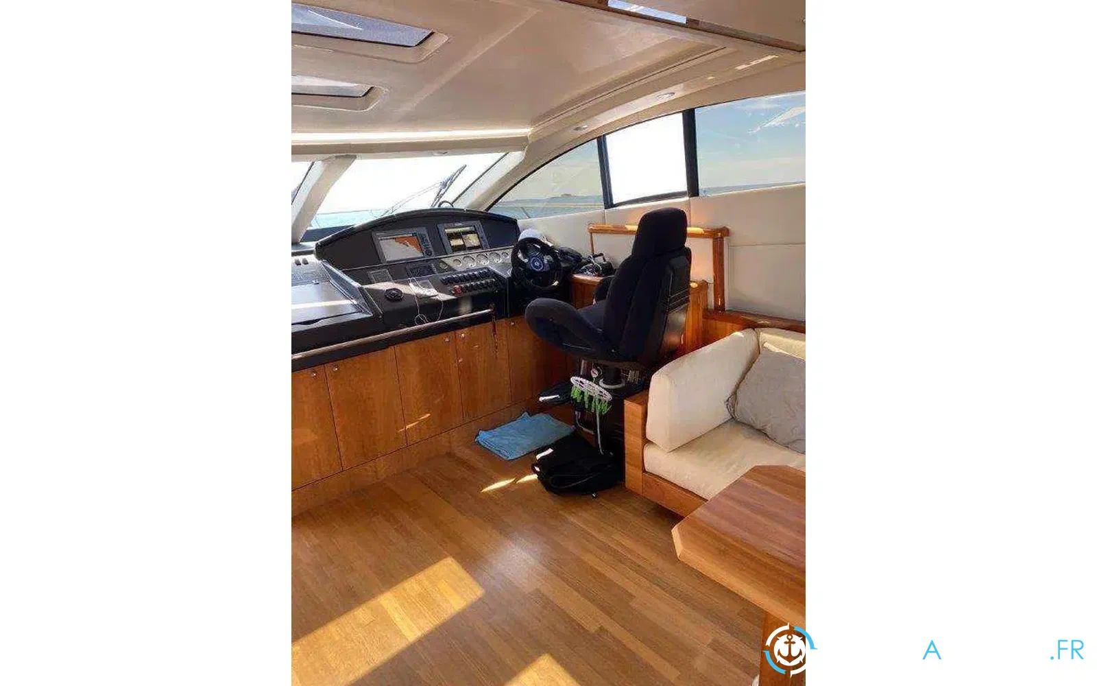 slider 11 Sunseeker Predator 72