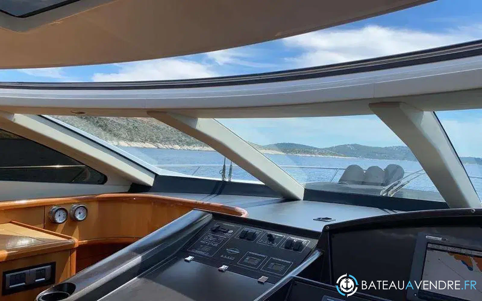 slider 1 Sunseeker Predator 72