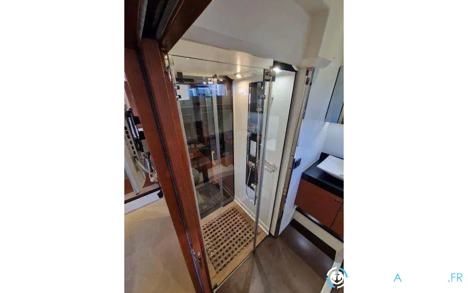 slider 10 Jeanneau Prestige 550 Fly