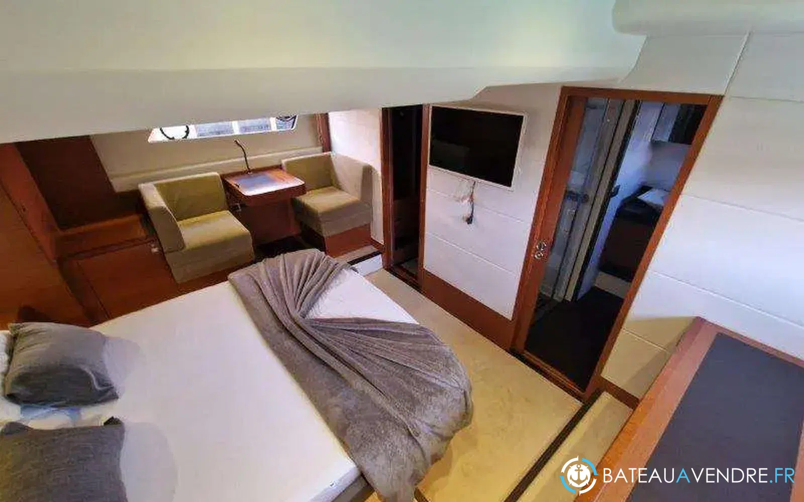 slider 14 Jeanneau Prestige 550 Fly