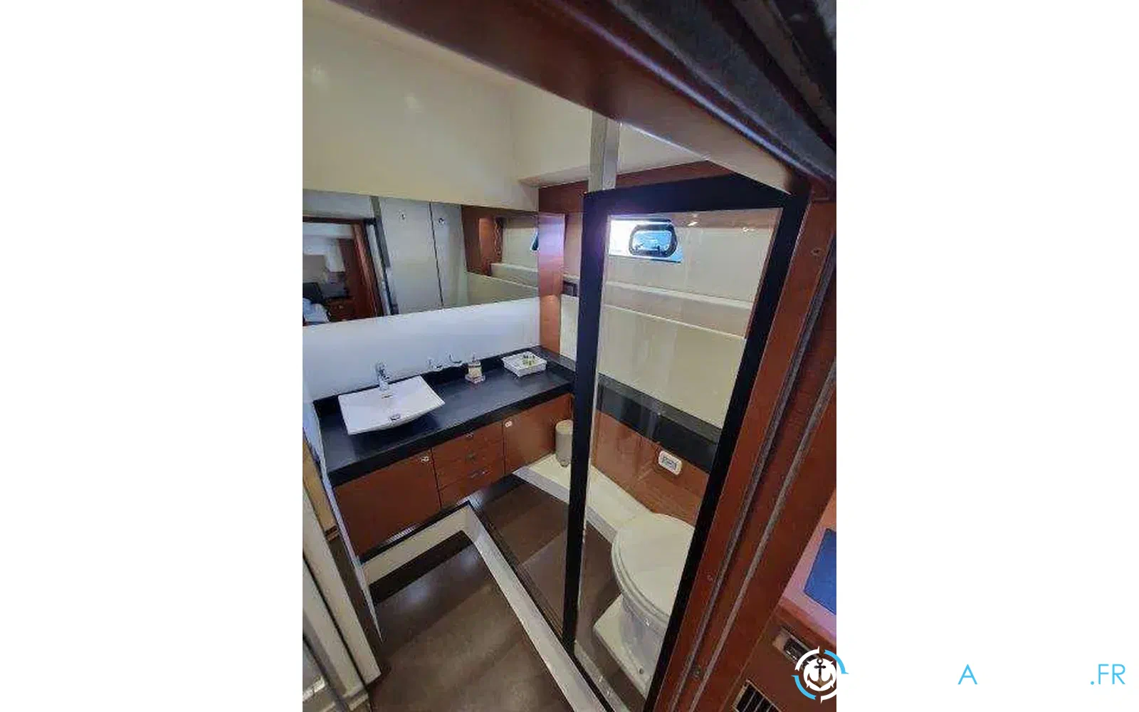 slider 15 Jeanneau Prestige 550 Fly