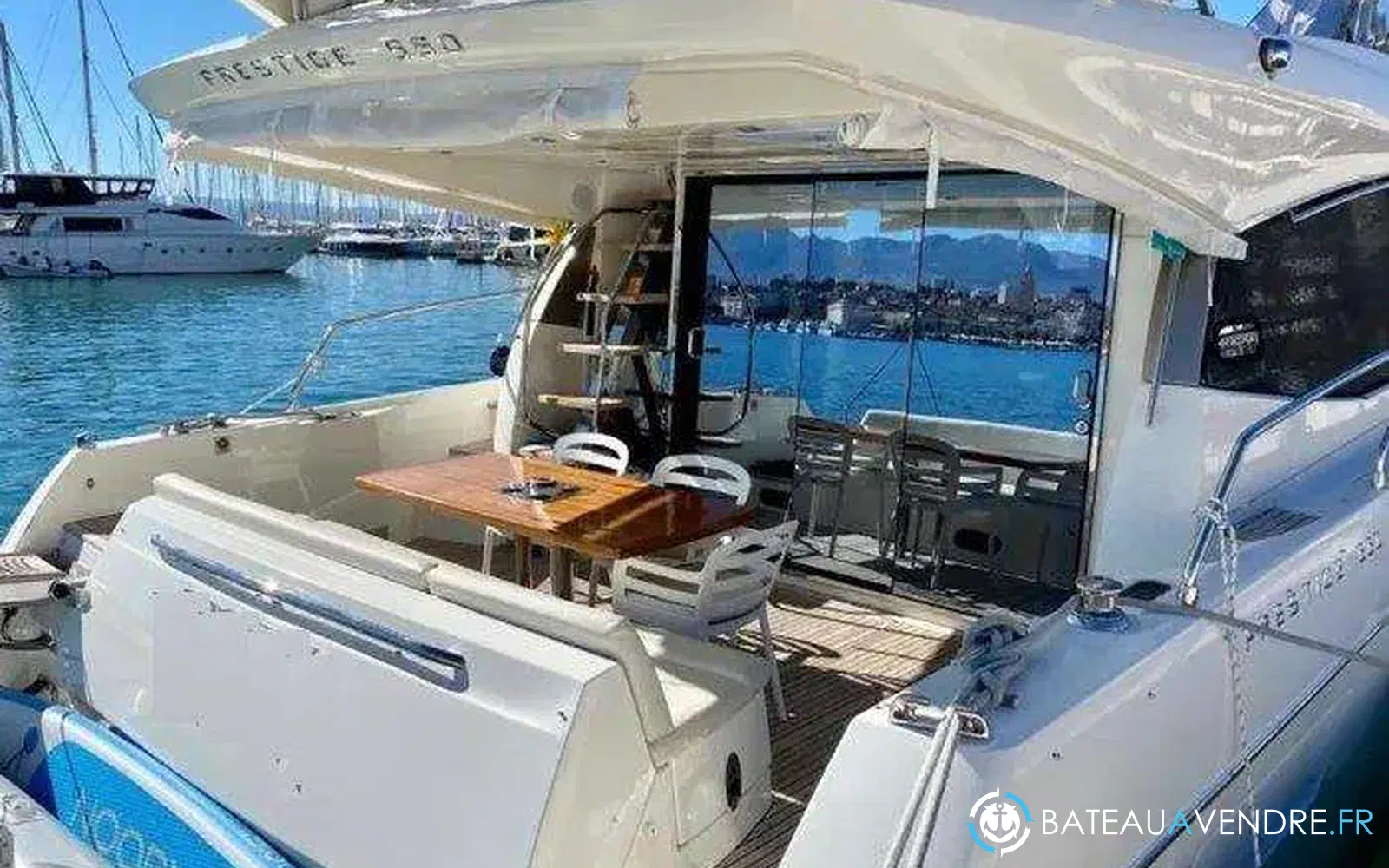 slider 4 Jeanneau Prestige 550 Fly