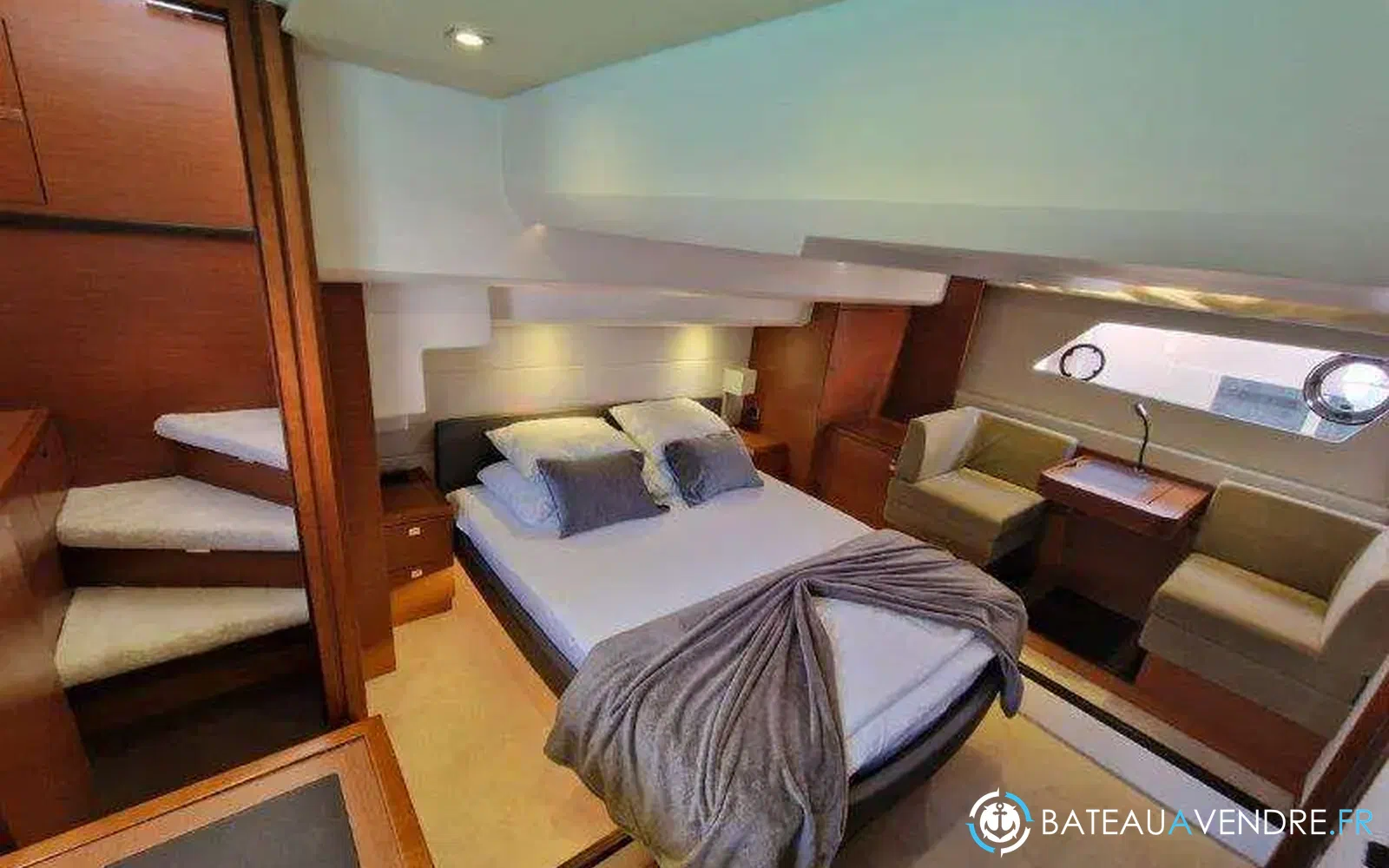 slider 5 Jeanneau Prestige 550 Fly