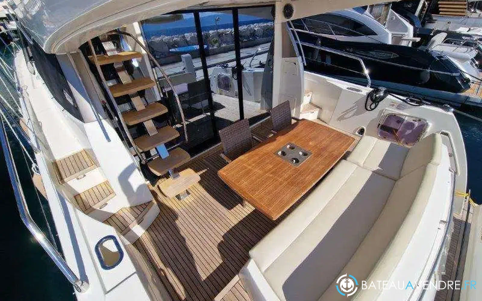 slider 7 Jeanneau Prestige 550 Fly