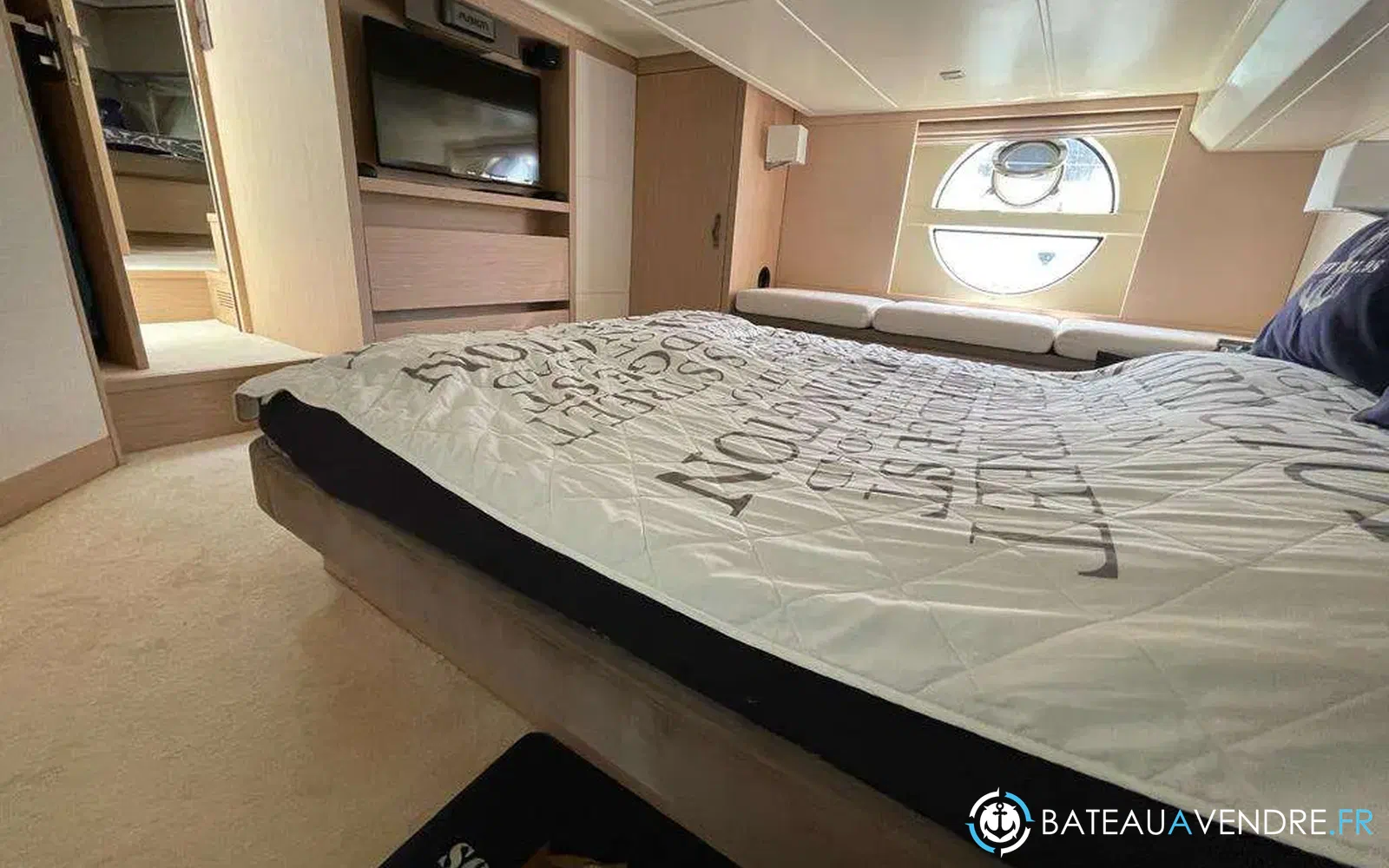 slider 12 Beneteau Monte Carlo 5