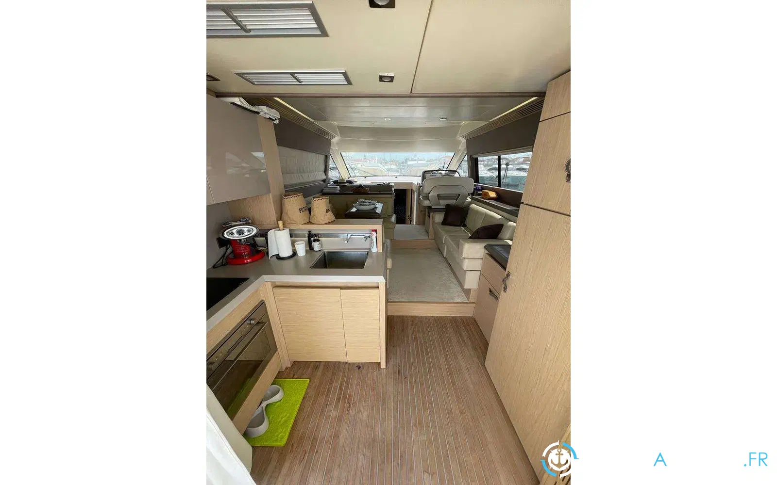 slider 2 Beneteau Monte Carlo 5