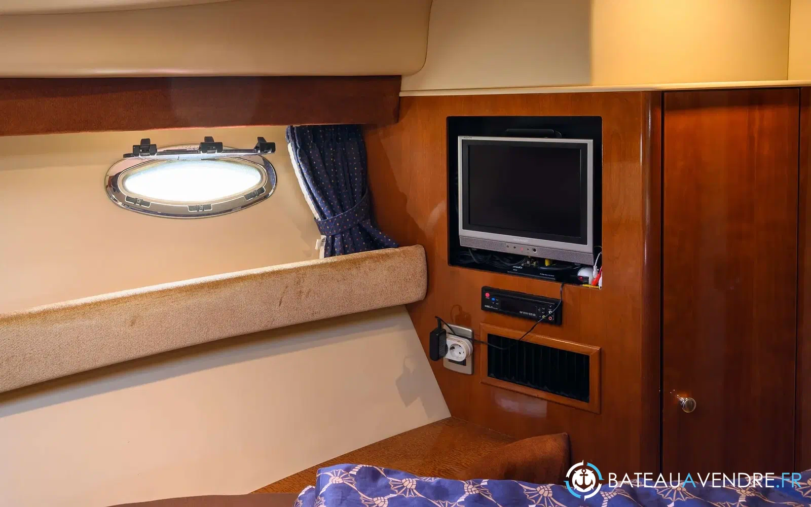 slider 11 Meridian Yacht 341