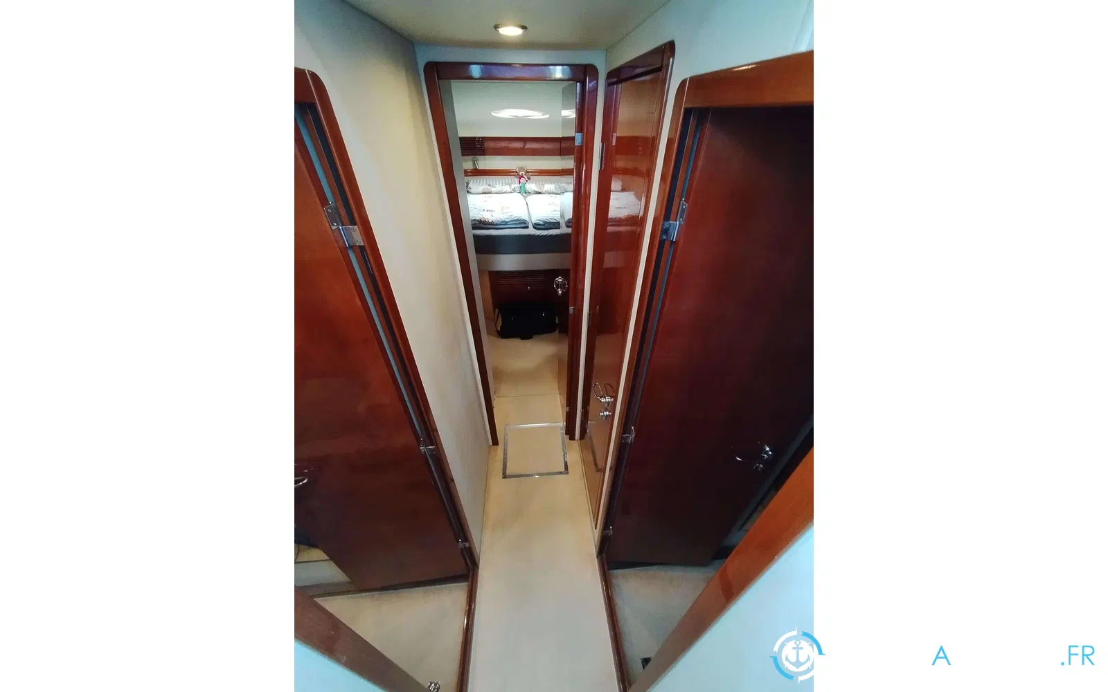 slider 25 Fairline Phantom 50