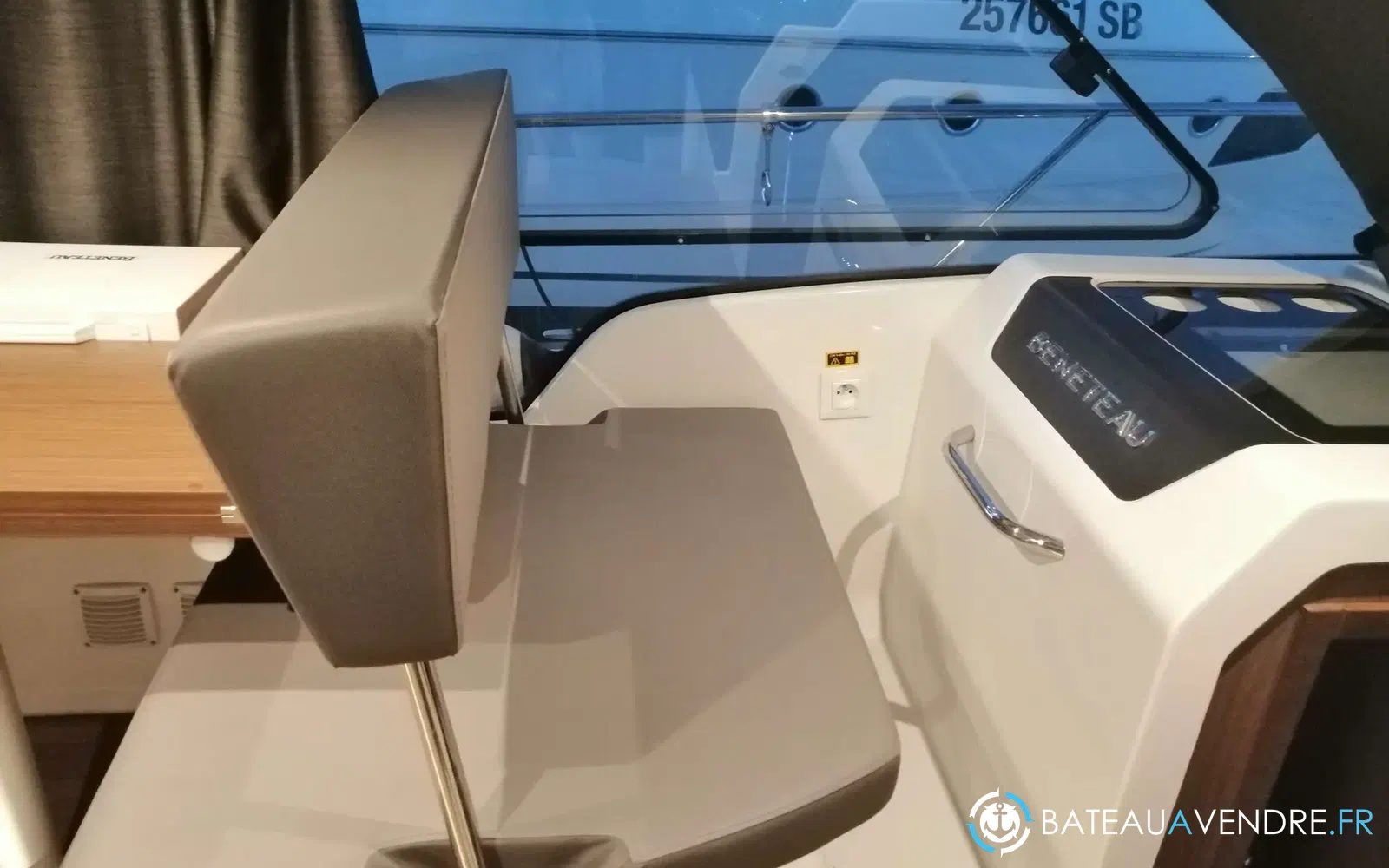 slider 7 Beneteau Antares Serie 9