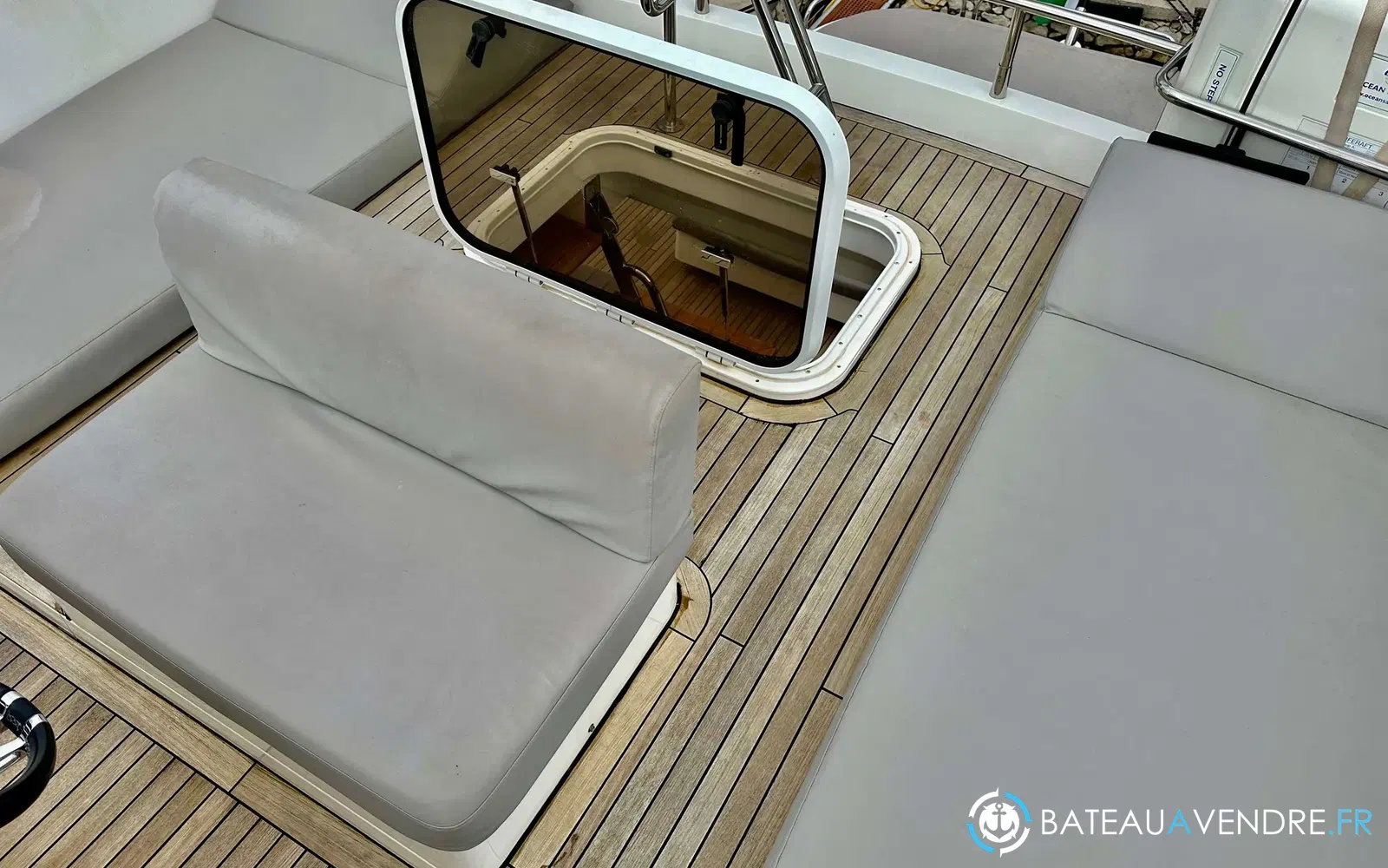 slider 12 Sunseeker Predator 74
