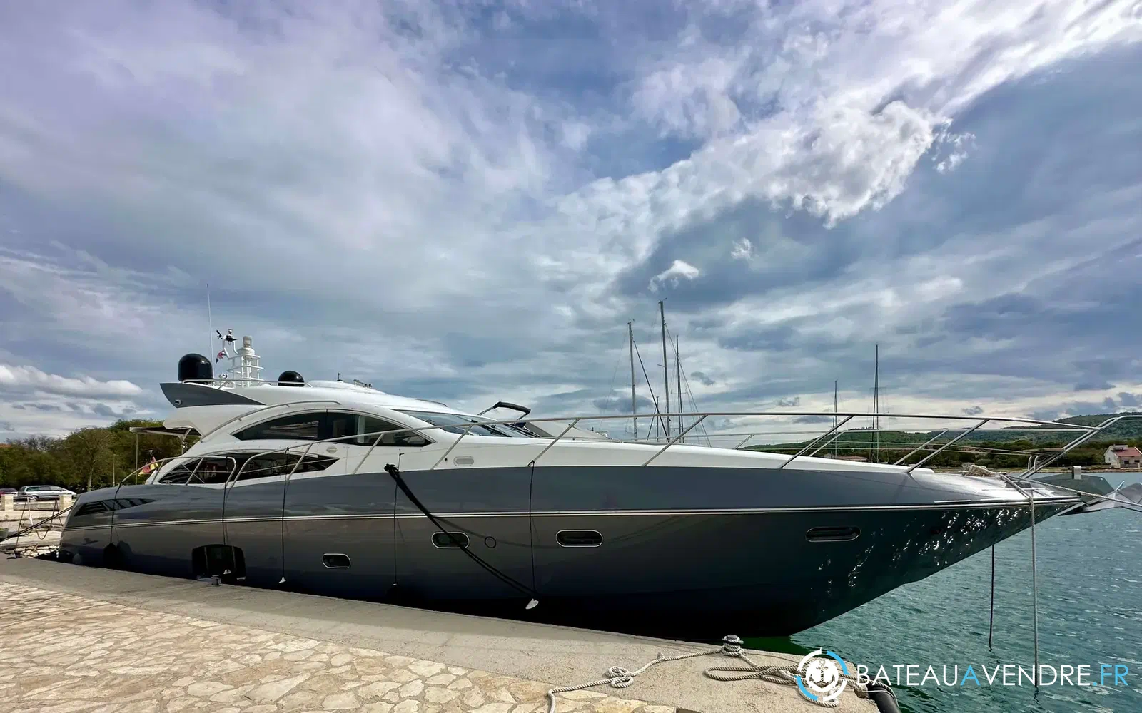 slider 2 Sunseeker Predator 74