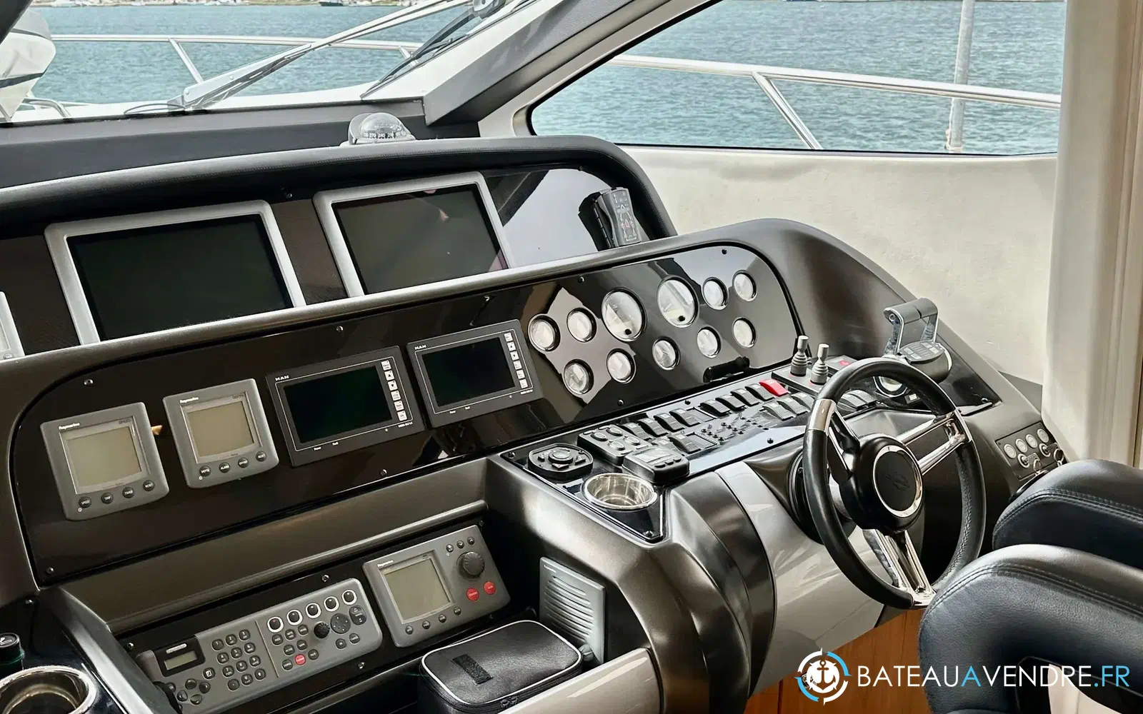 slider 3 Sunseeker Predator 74