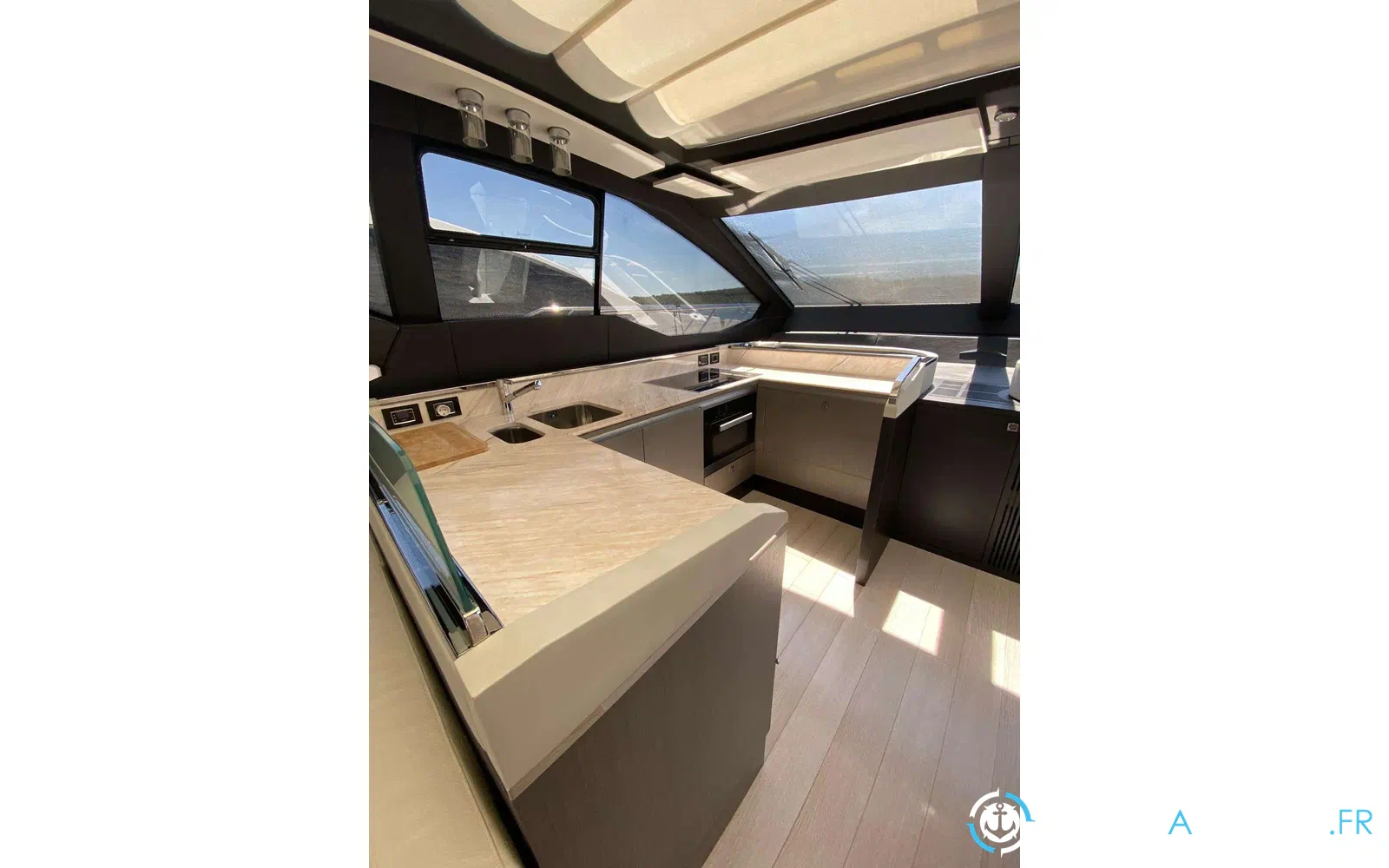 slider 5 Azimut S7