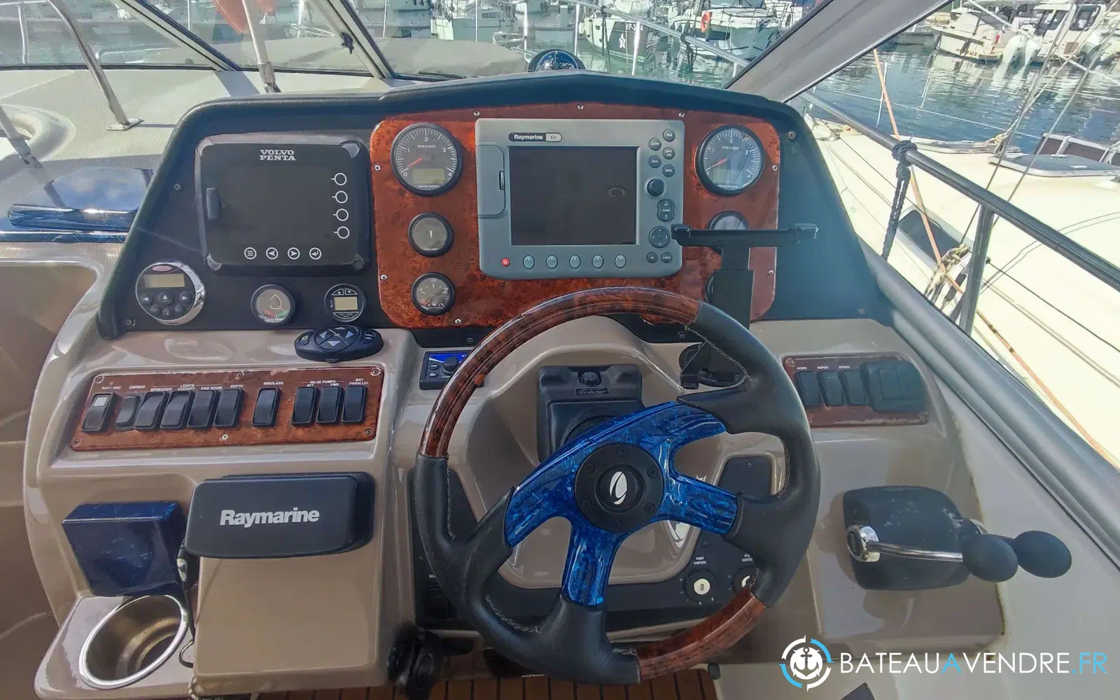 slider 12 Cruisers Yachts 360