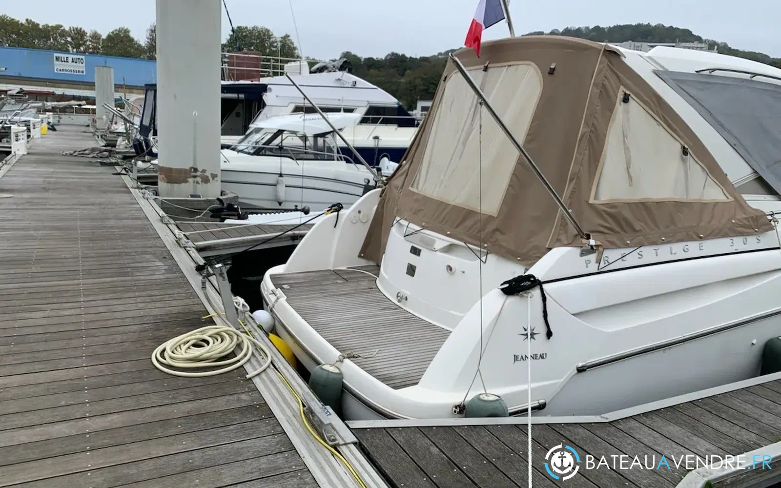 slider 2 Jeanneau Prestige 30 S